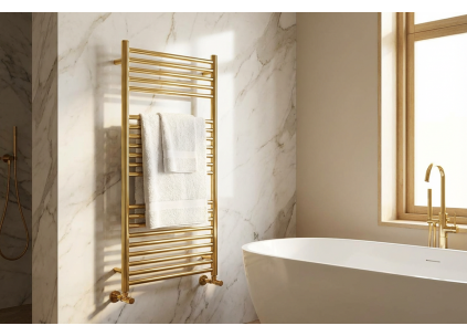 Золотой полотенцесушитель в интерьере ванной: стильный акцент или тренд?