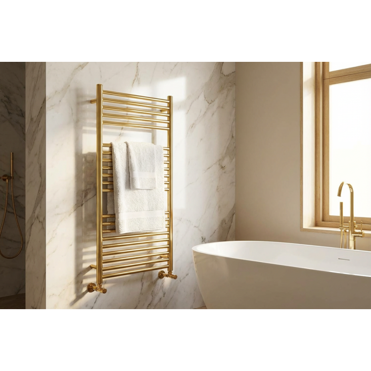 Золотой полотенцесушитель в интерьере ванной: стильный акцент или тренд?