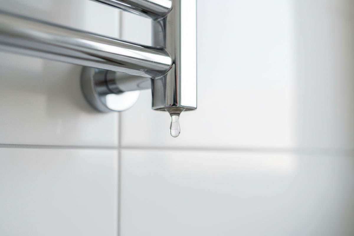 рушникосушка тече